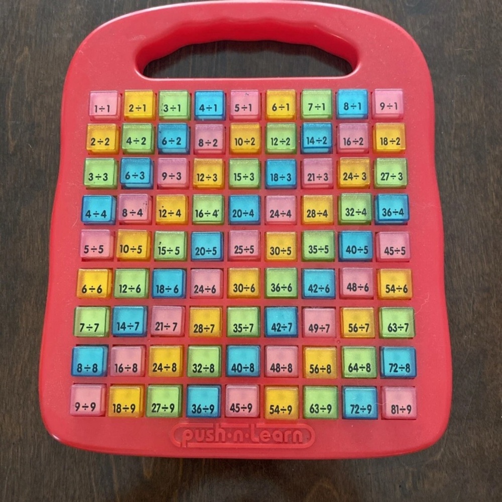 Push n Learn division table for math